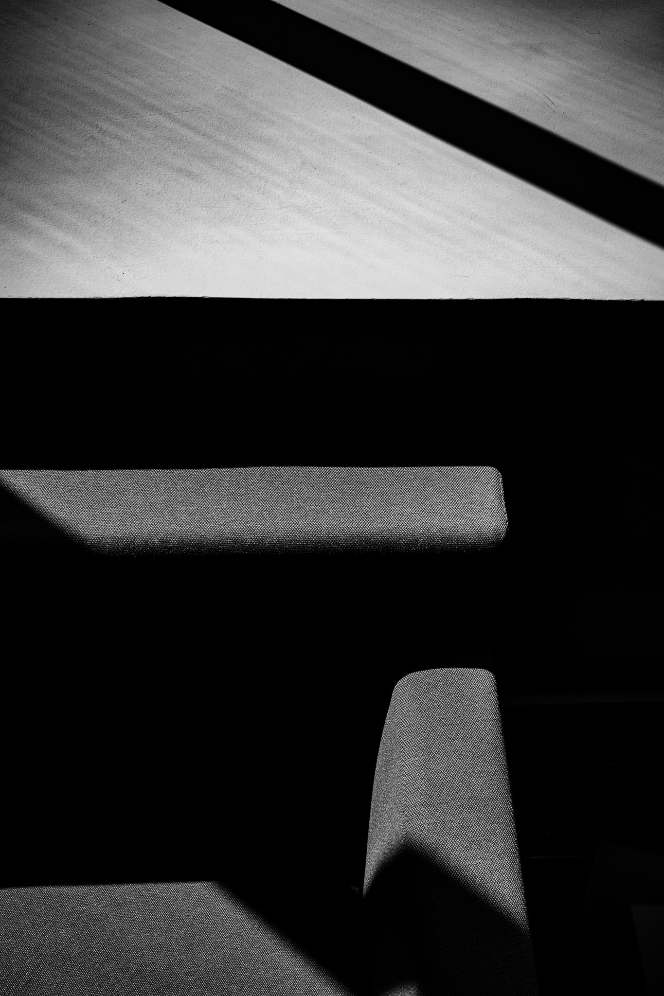 Dos asientos entre la luz y la oscuridad